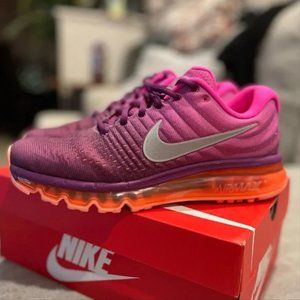 Nike Women’s Air Max 2017 - Bright Grape Fire Pink - Size 9